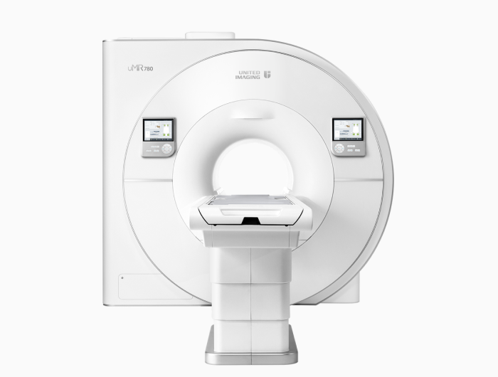 front view of uMR 780