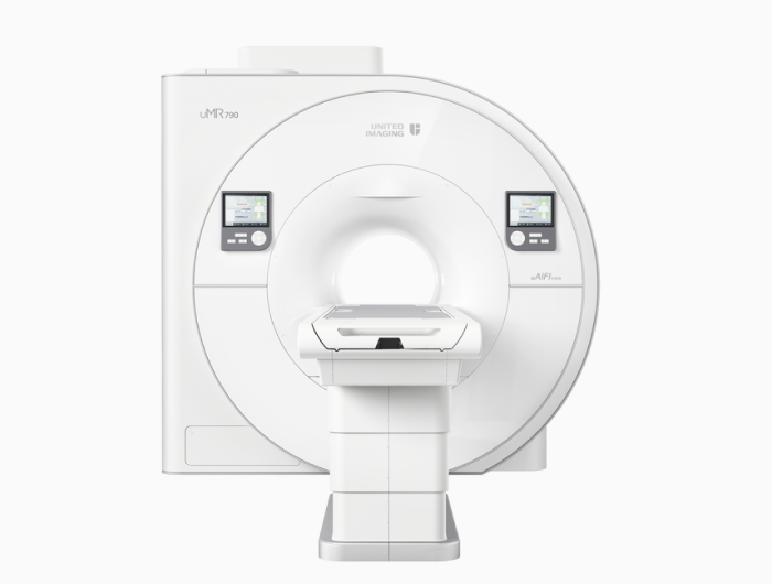 front view of uMR 790