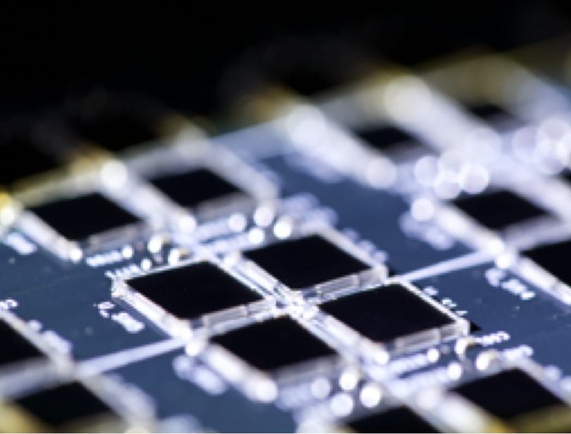 black chips with SiPM technology assembled on the digital PET detector